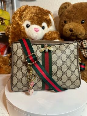 ✅Authentic Gucci GG PVC Leather Crossbody Bag